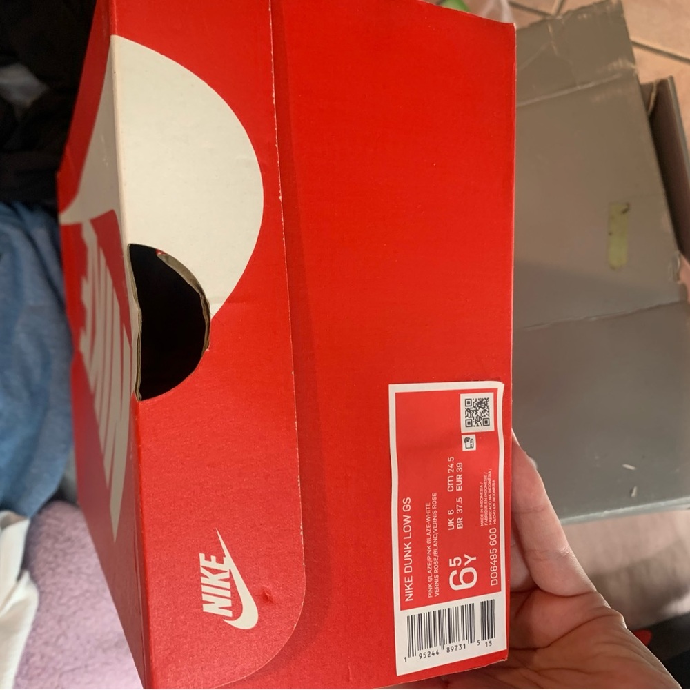 Pink Nike dunks - Picture 5 of 5